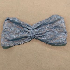NWOT Victoria’s Secret Blue Lace Strappy Back Bandeau Small